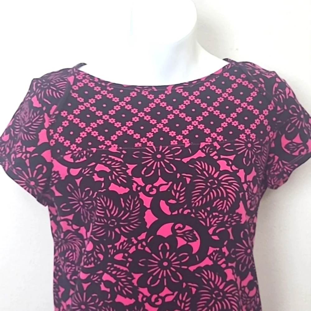 Hannah T-shirt short sleeve fuchsia bright pink black floral print boat neck - Picture 3 of 7